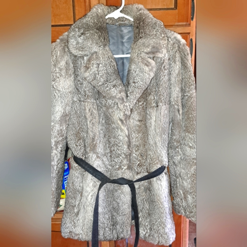 Vtg 100% Rabbit Cream Grey Fur Coat Size S/M Holidays Party Hook/Eye Belt